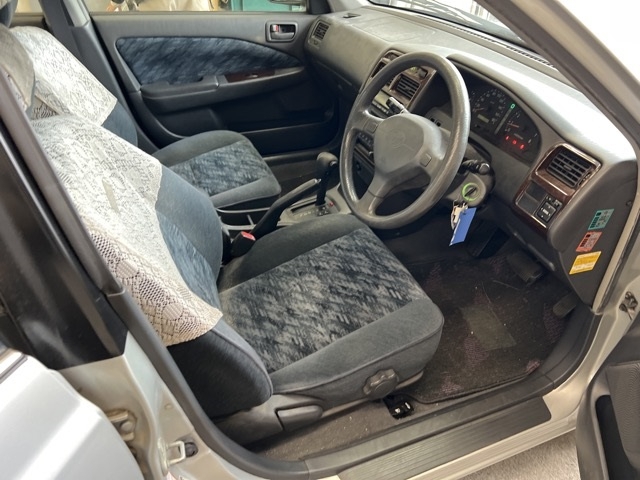 TOYOTA CARINA