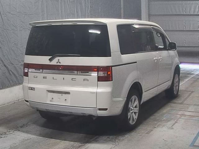 MITSUBISHI DELICA D:5
