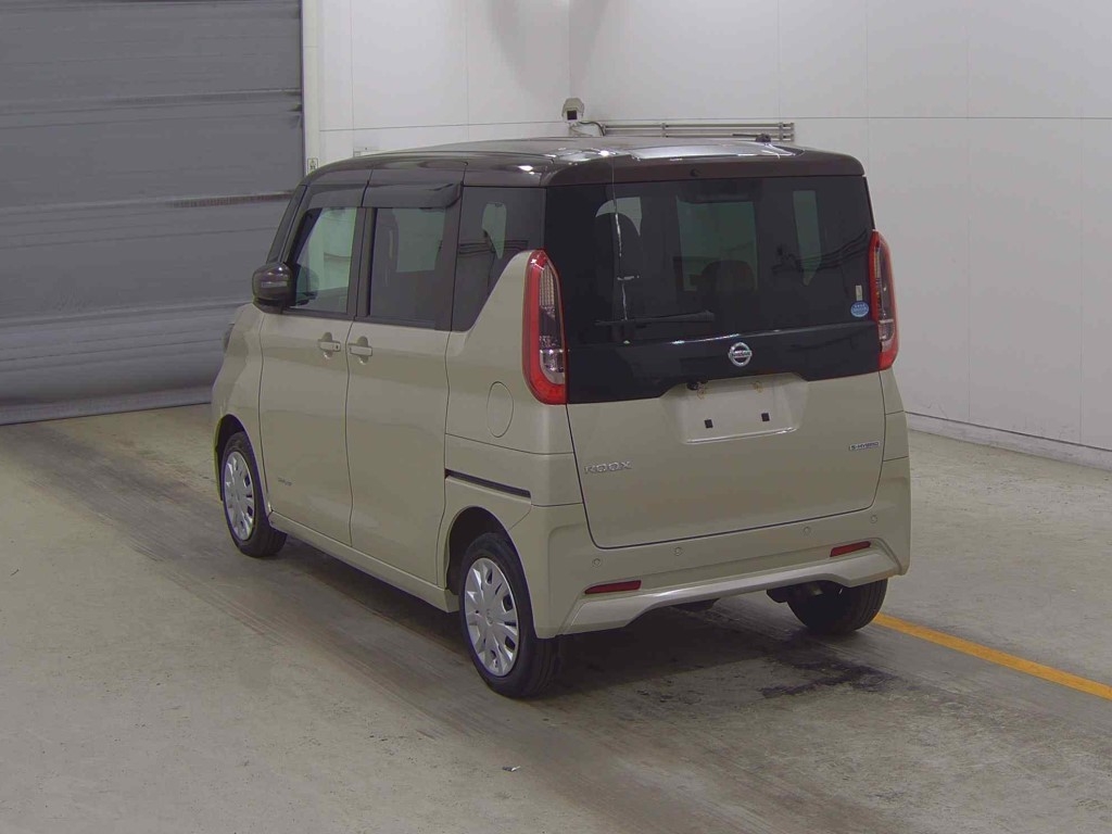 NISSAN ROOX