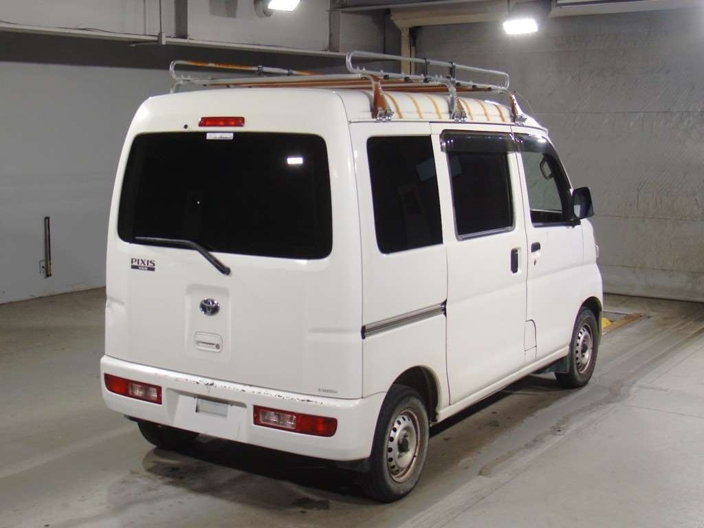 TOYOTA PIXIS VAN