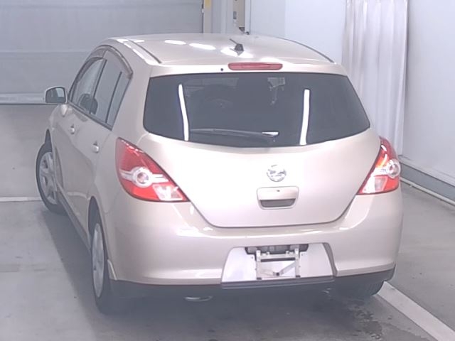 NISSAN TIIDA