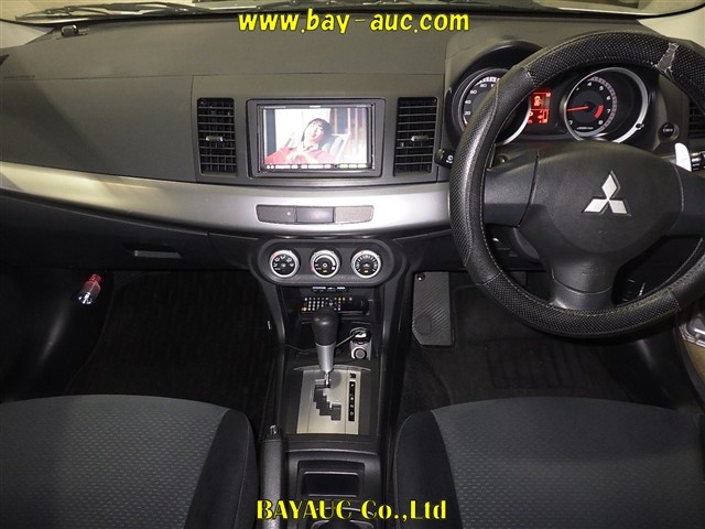 MITSUBISHI LANCER