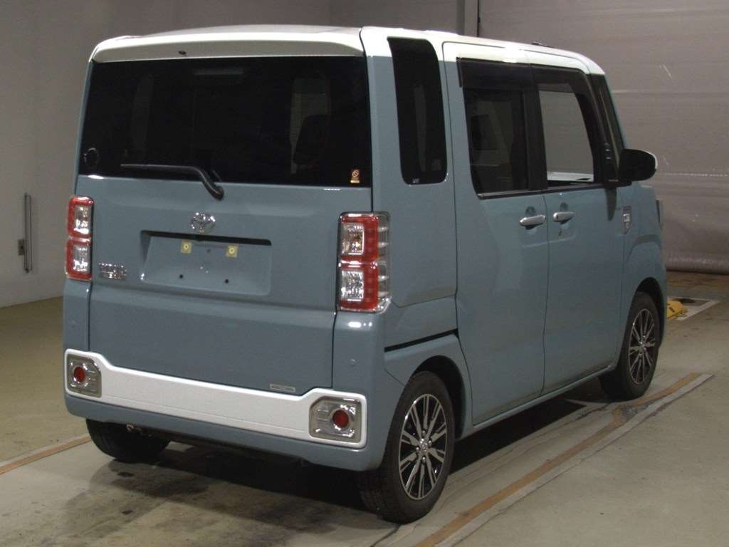 TOYOTA PIXIS MEGA