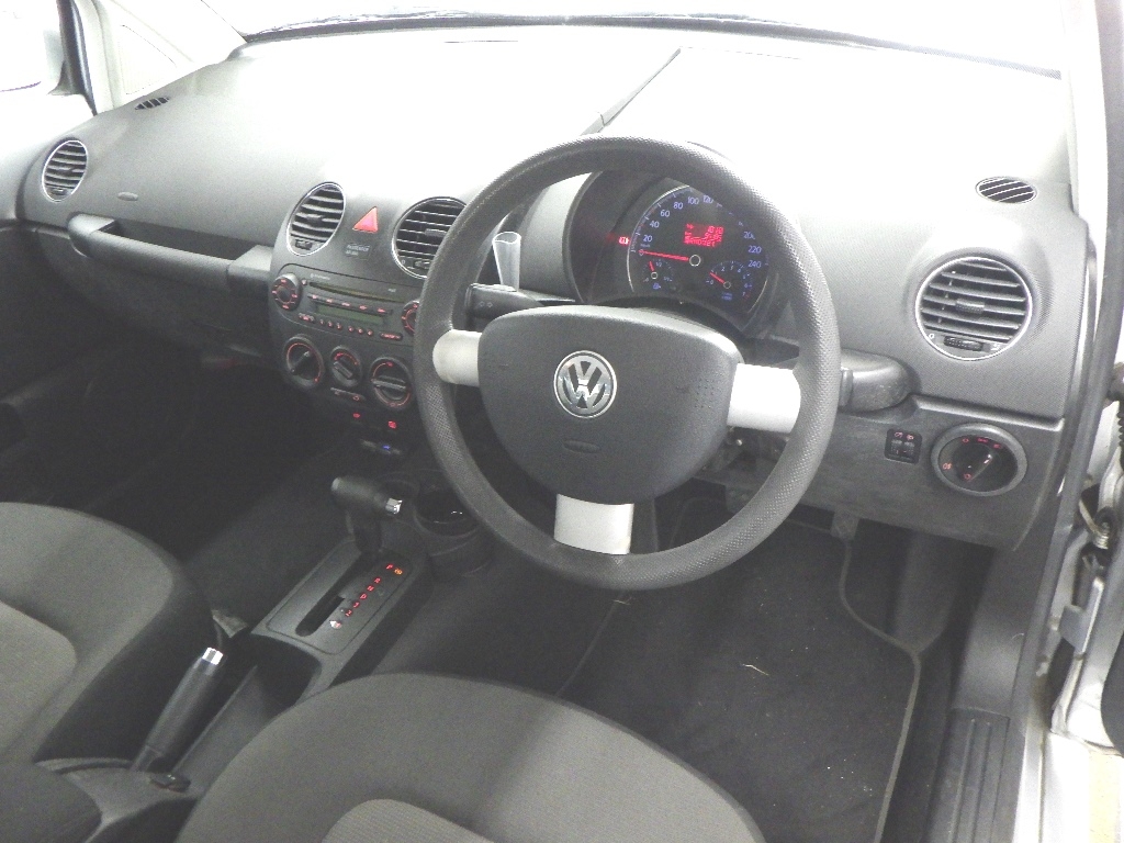 VOLKSWAGEN BEETLE