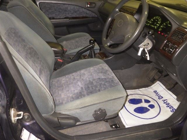 TOYOTA CARINA