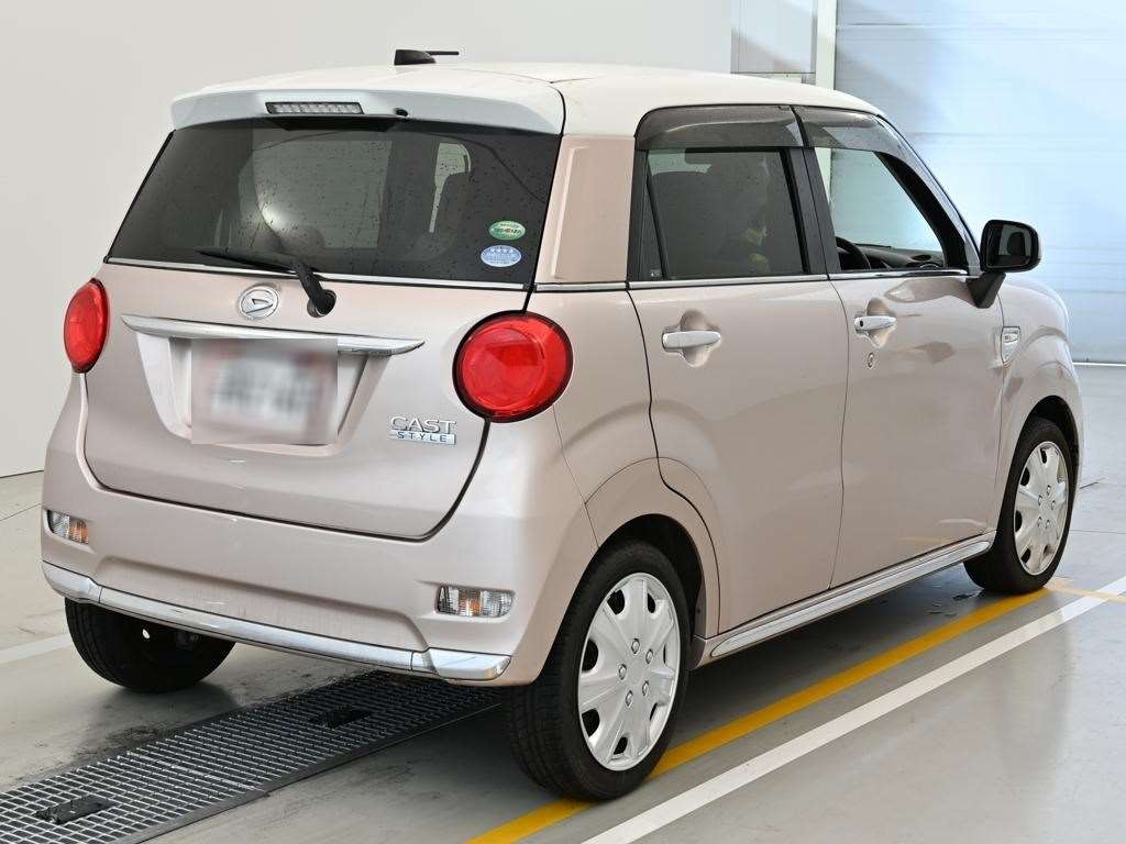 DAIHATSU CAST