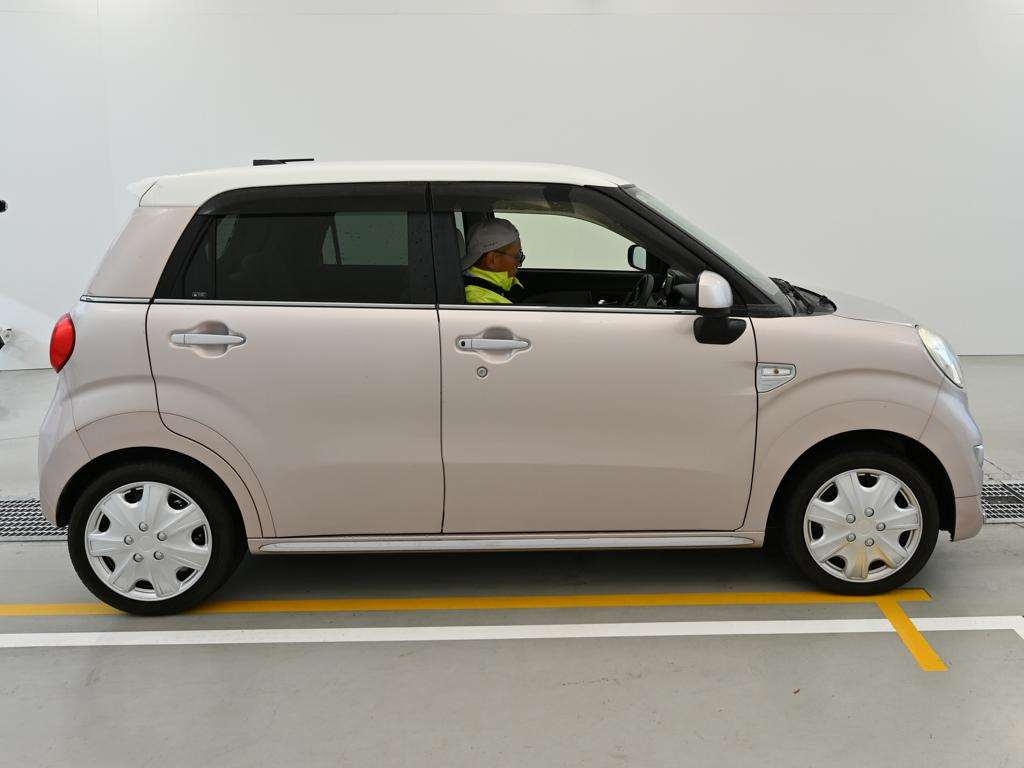 DAIHATSU CAST