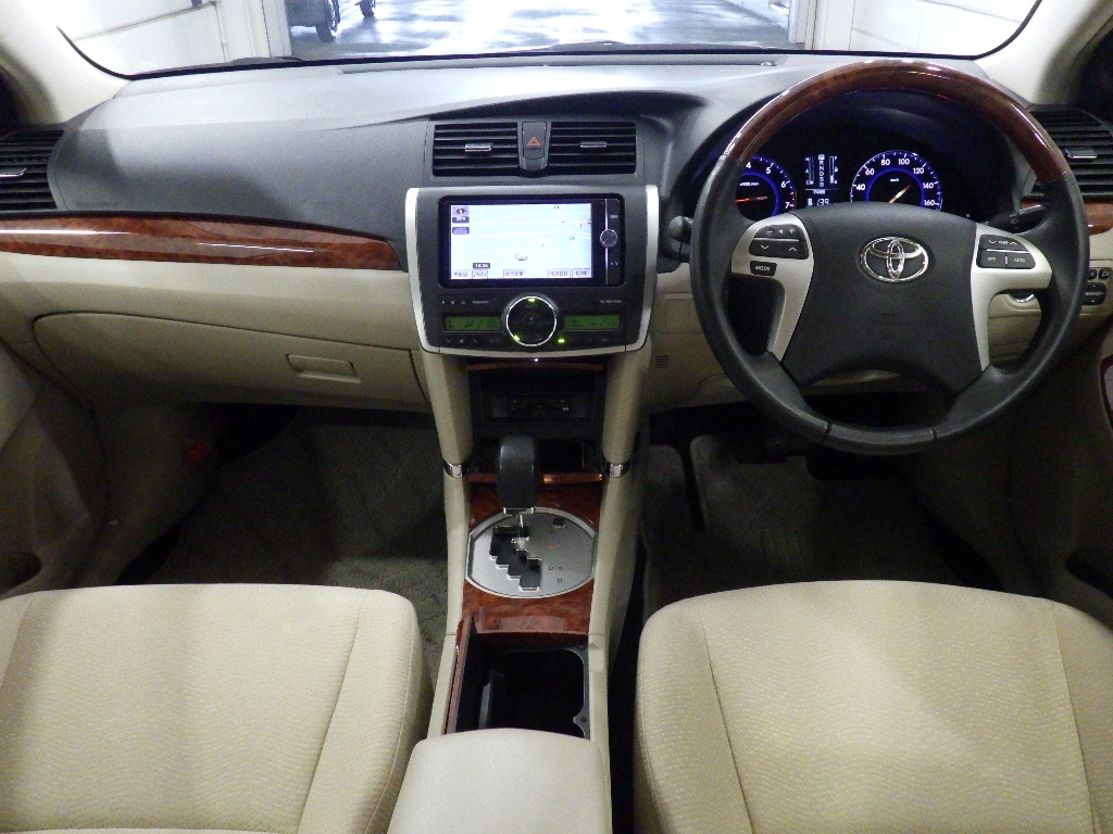 TOYOTA PREMIO