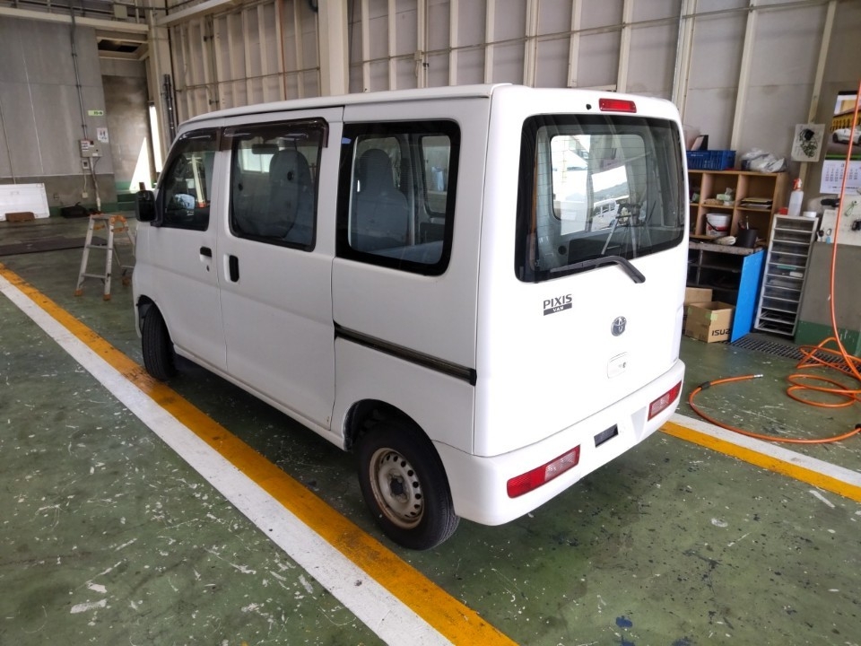 TOYOTA PIXIS VAN