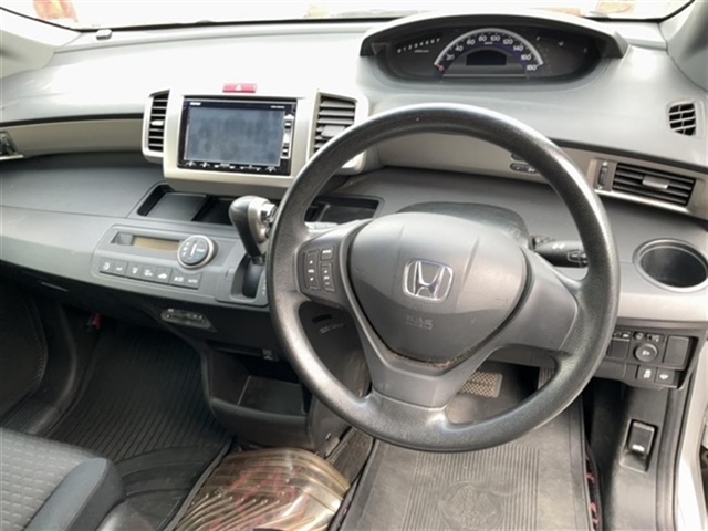 HONDA FREED SPIKE