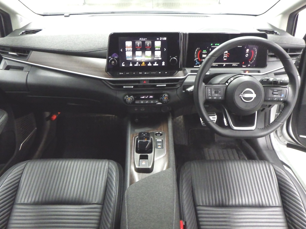 NISSAN AURA