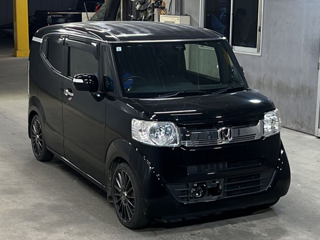 HONDA N-BOX SLASH