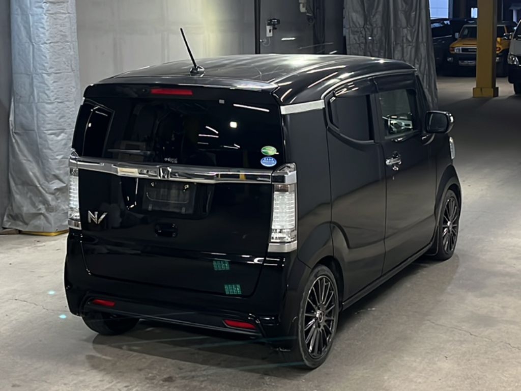 HONDA N-BOX SLASH