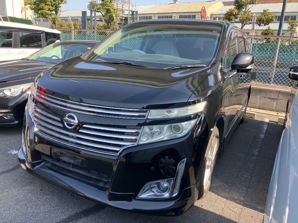 NISSAN ELGRAND