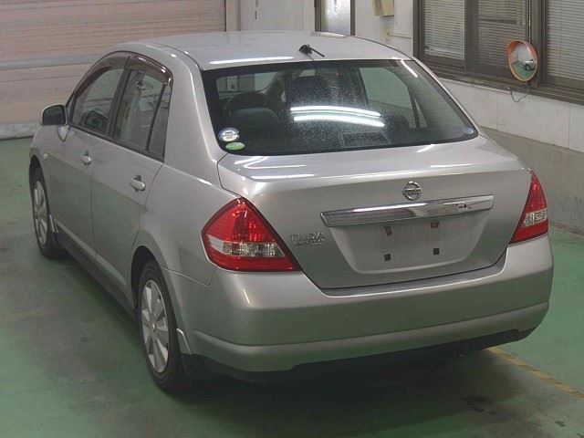 NISSAN TIIDA LATIO