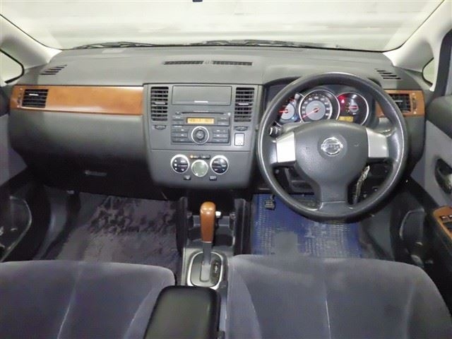 NISSAN TIIDA LATIO