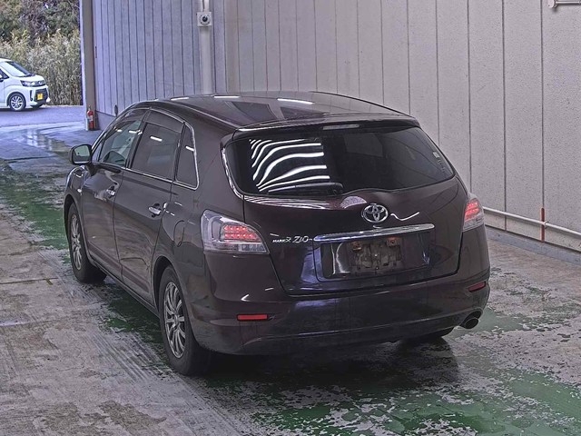TOYOTA MARK X ZIO