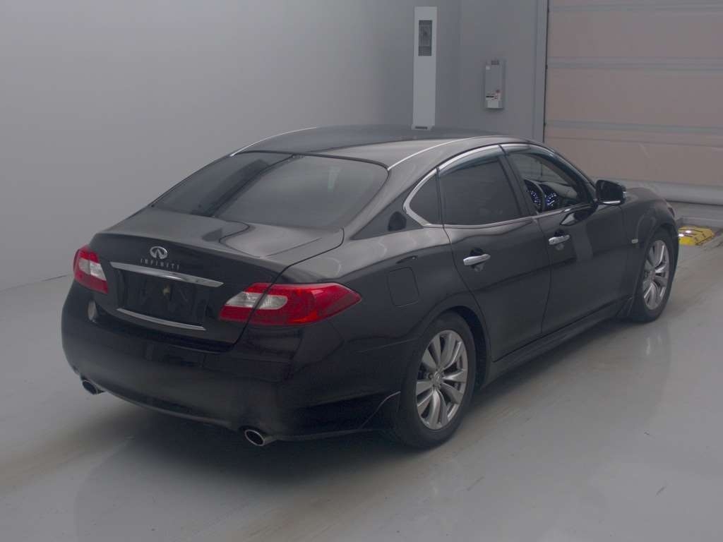 NISSAN FUGA