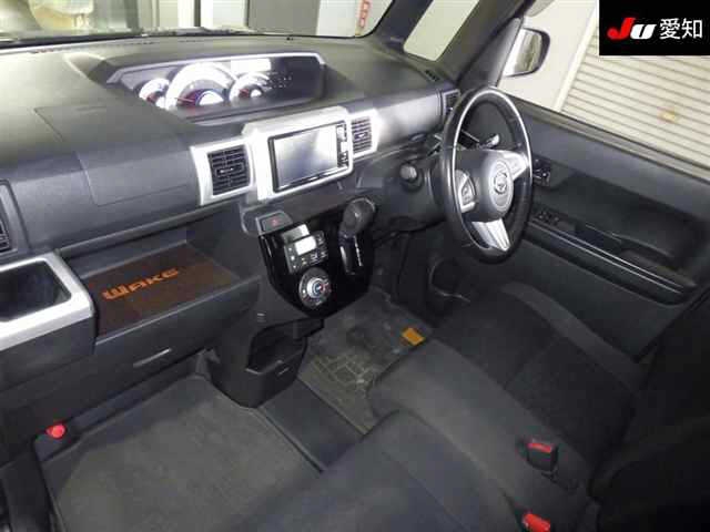 DAIHATSU WAKE