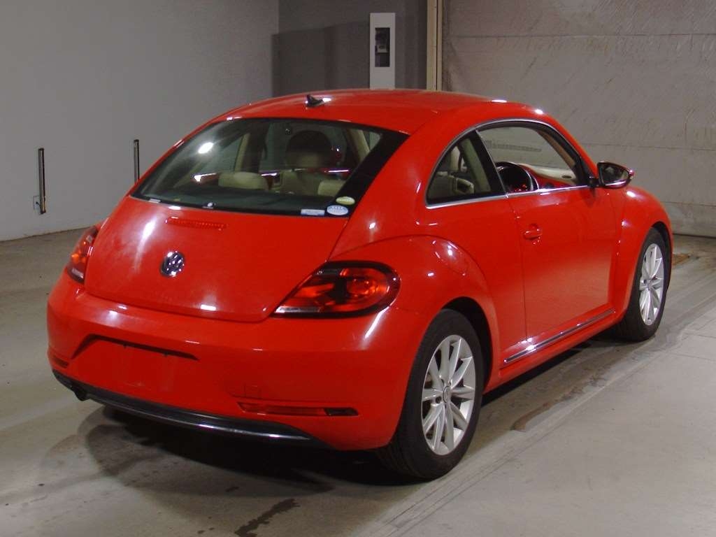 VOLKSWAGEN BEETLE
