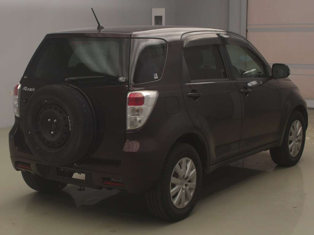 TOYOTA RUSH