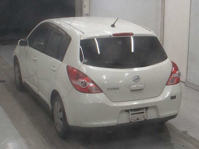 NISSAN TIIDA