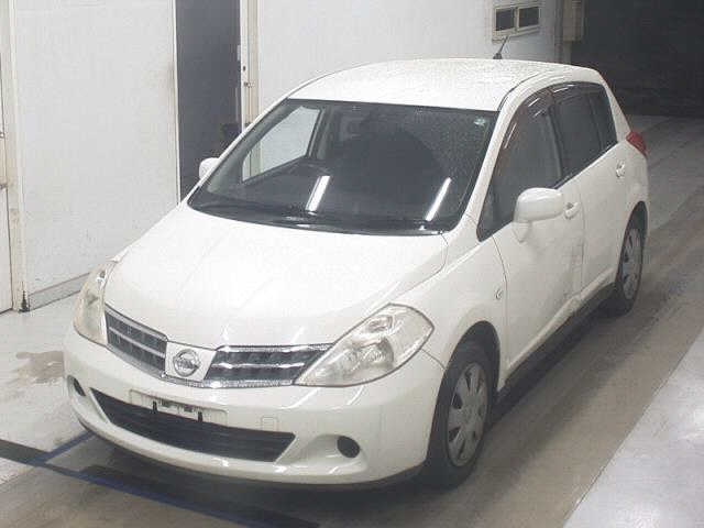 NISSAN TIIDA