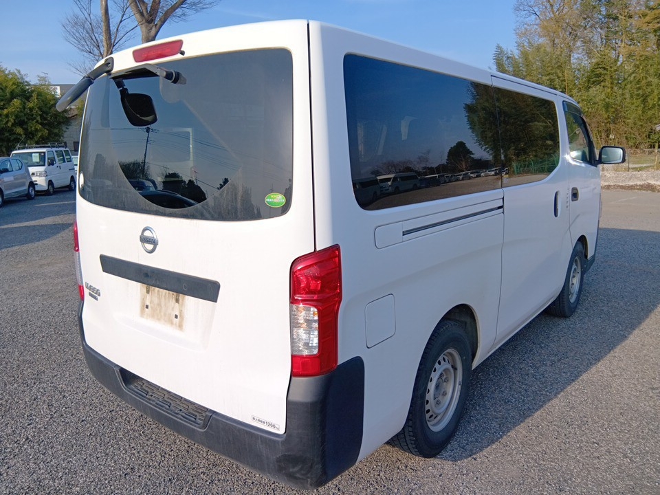 NISSAN NV350 CARAVAN