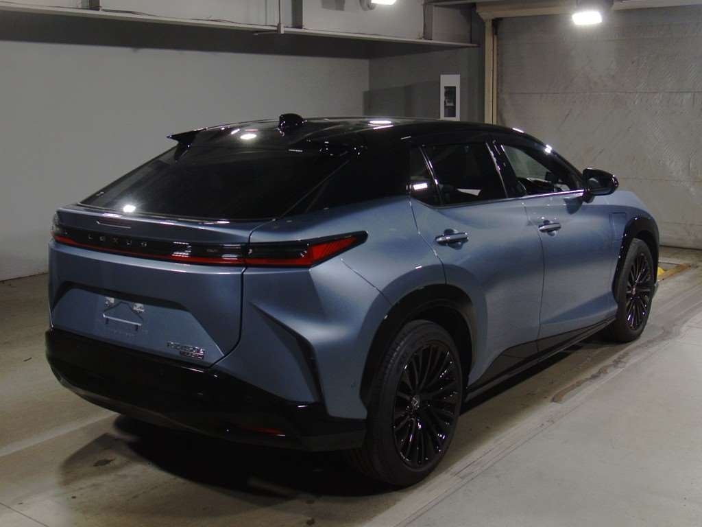 LEXUS RZ450E
