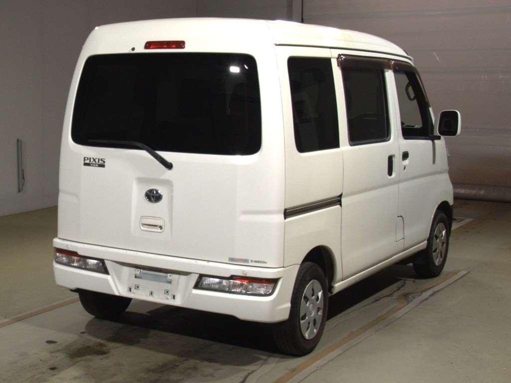 TOYOTA PIXIS VAN