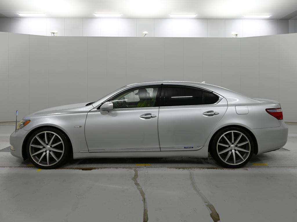 LEXUS LS600H