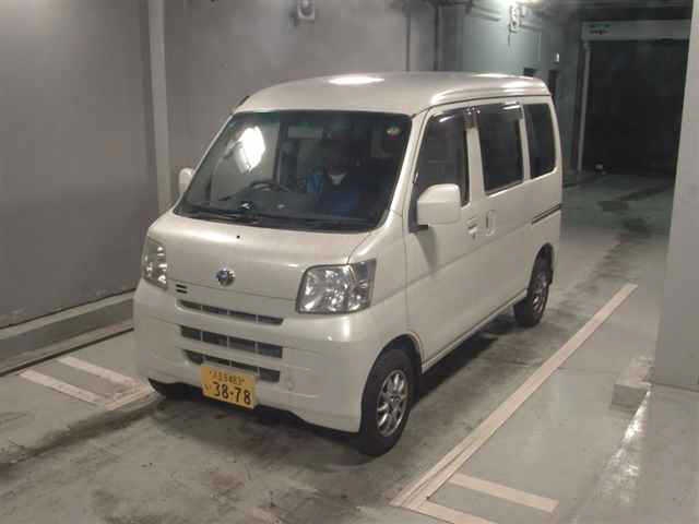 TOYOTA PIXIS VAN