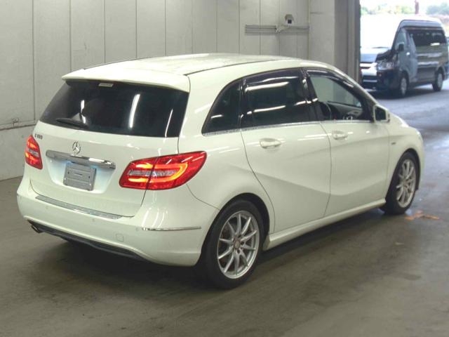 MERCEDES-BENZ B-CLASS