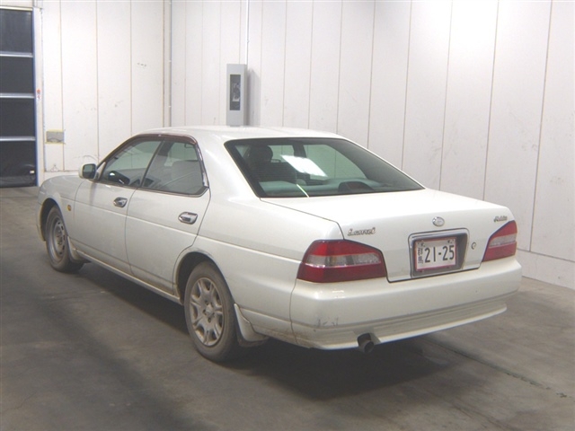 NISSAN LAUREL