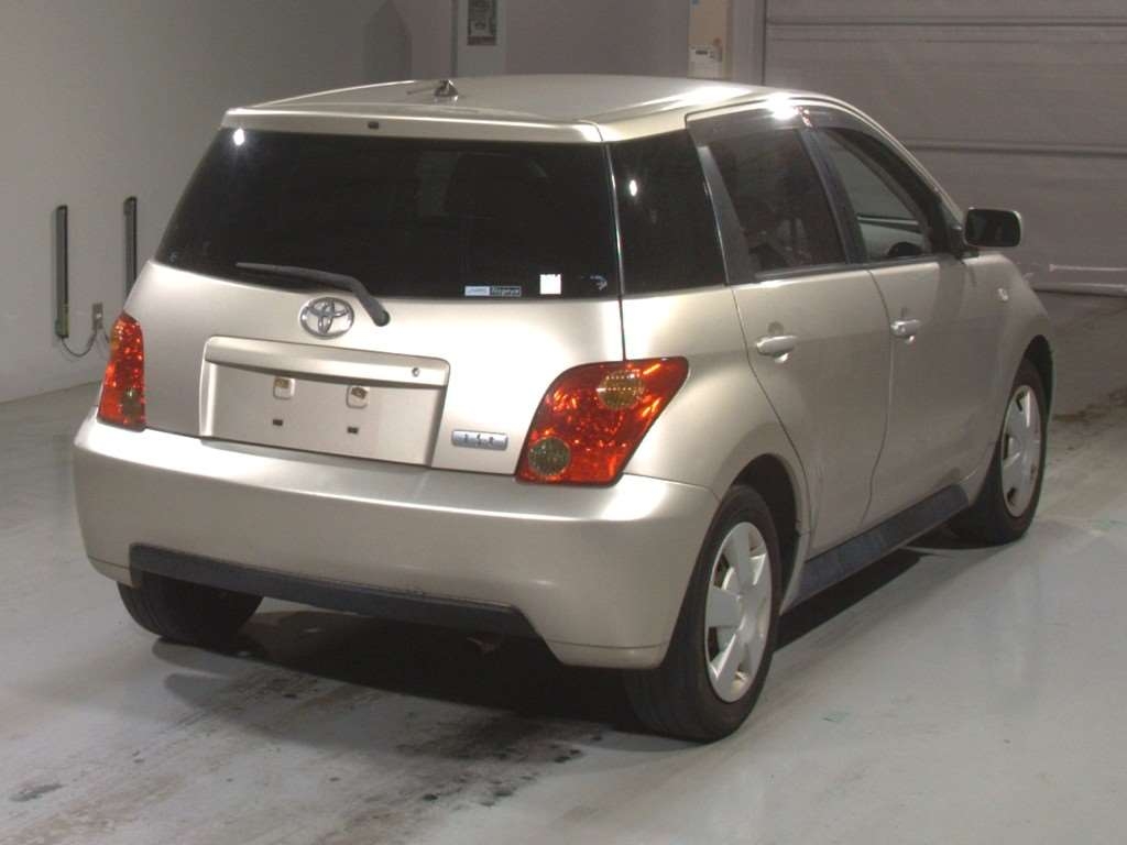 TOYOTA IST