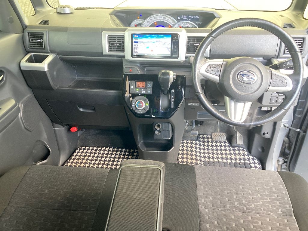 DAIHATSU WAKE