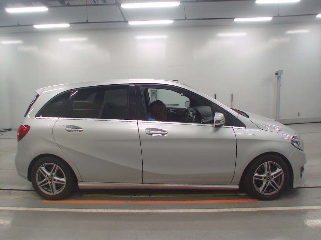 MERCEDES-BENZ B-CLASS