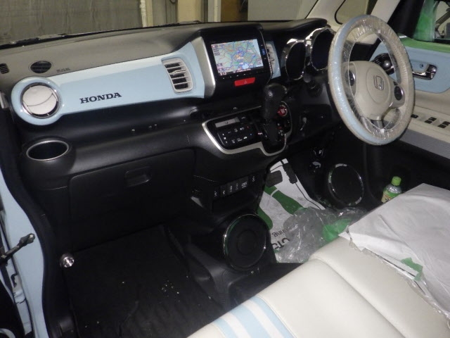 HONDA N-BOX SLASH