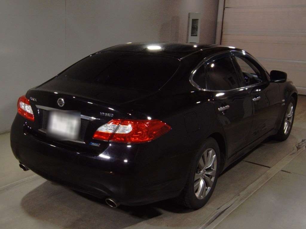 NISSAN FUGA