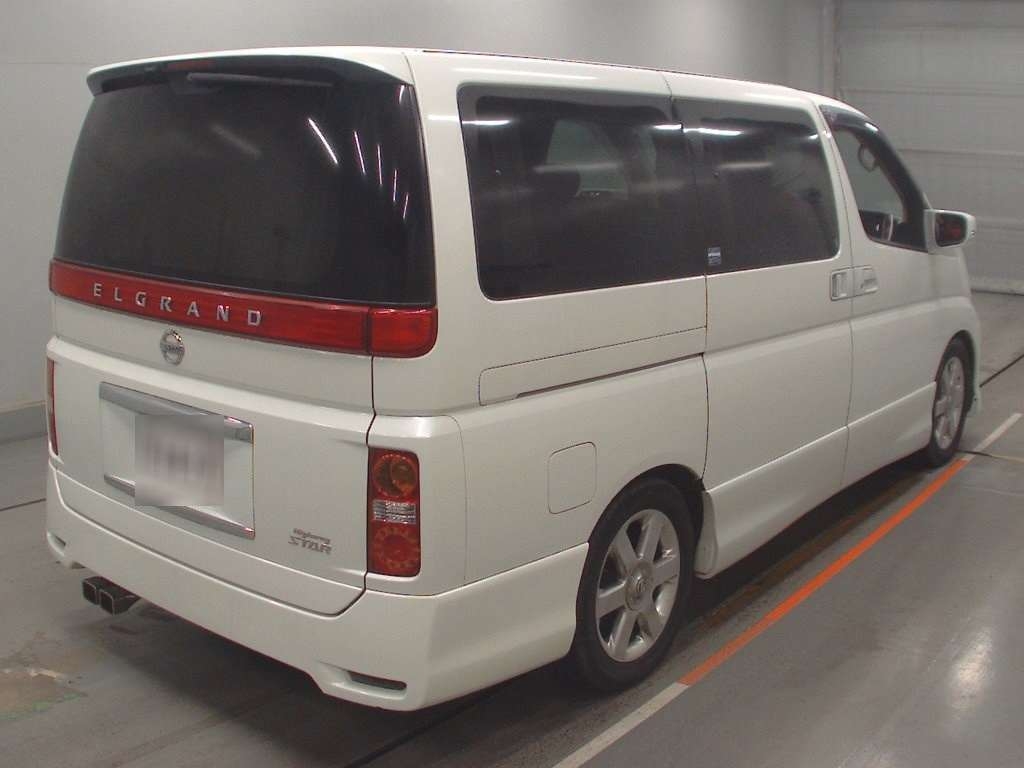 NISSAN ELGRAND