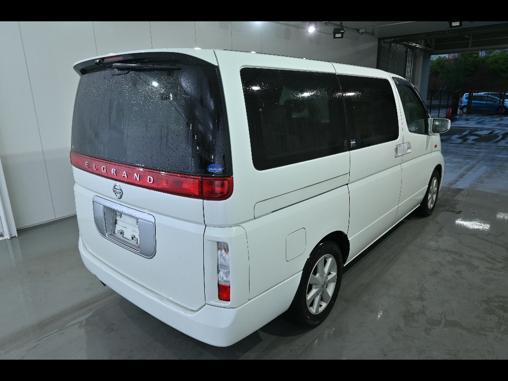 NISSAN ELGRAND