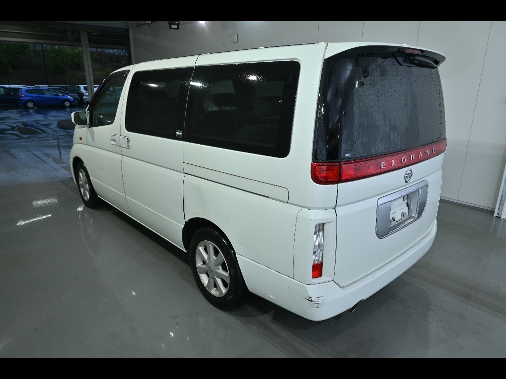 NISSAN ELGRAND