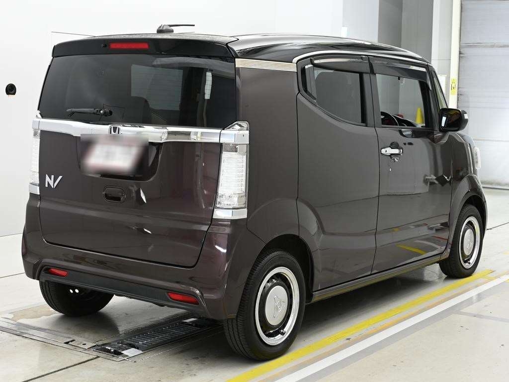 HONDA N-BOX SLASH