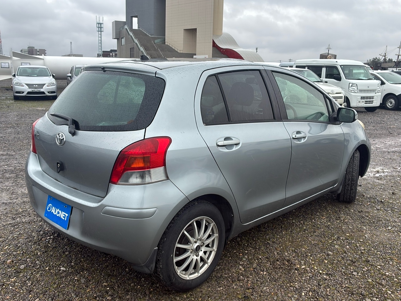 TOYOTA VITZ