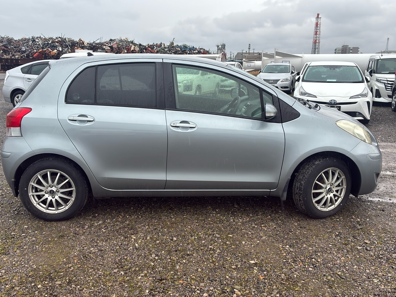 TOYOTA VITZ