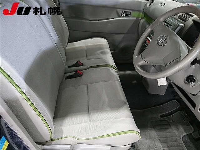 TOYOTA PIXIS SPACE