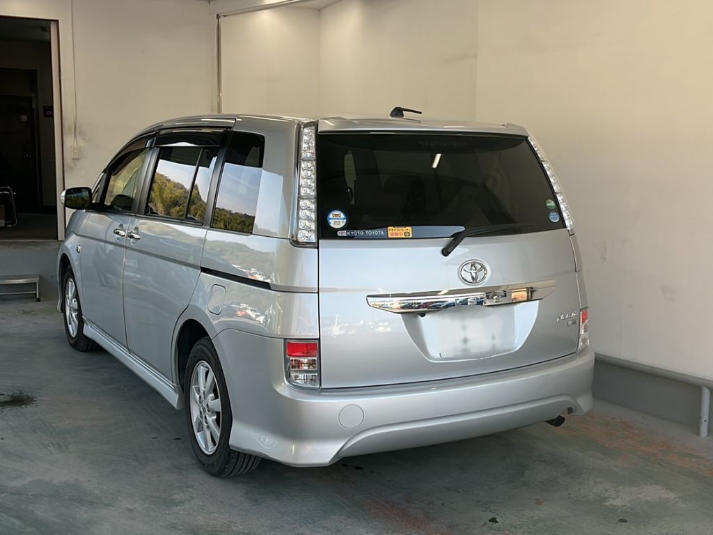 TOYOTA ISIS