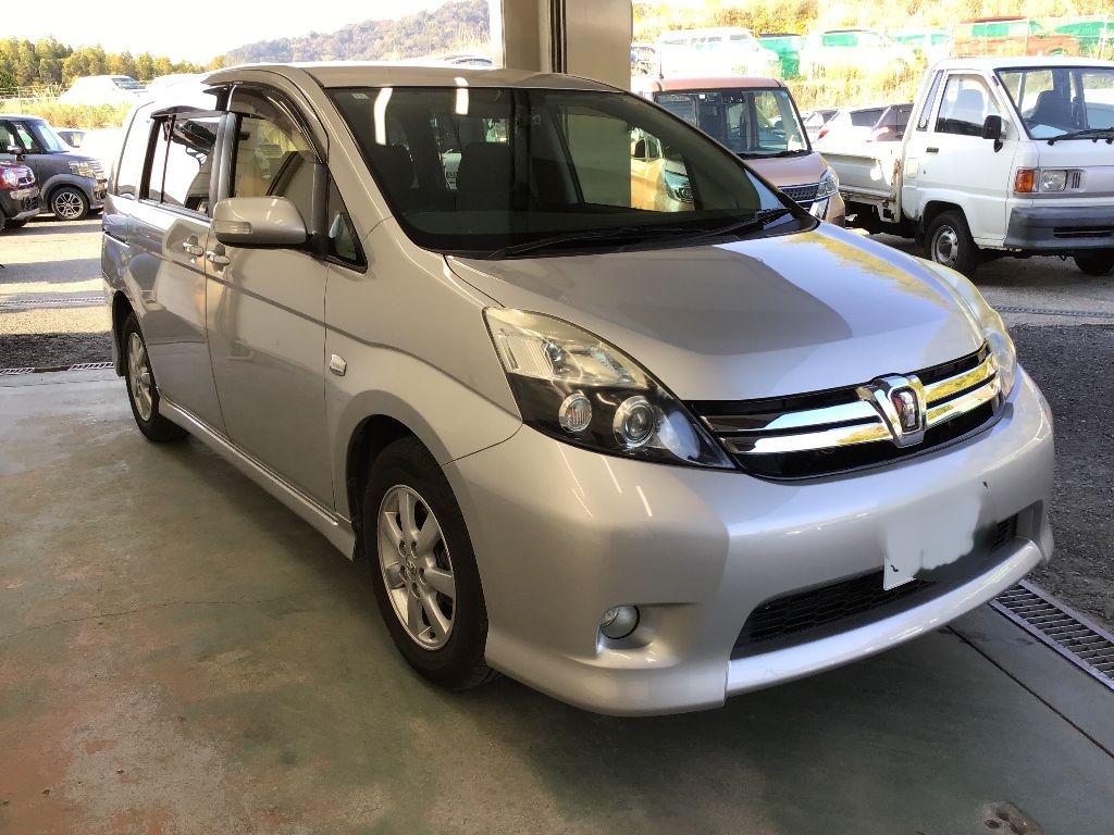 TOYOTA ISIS