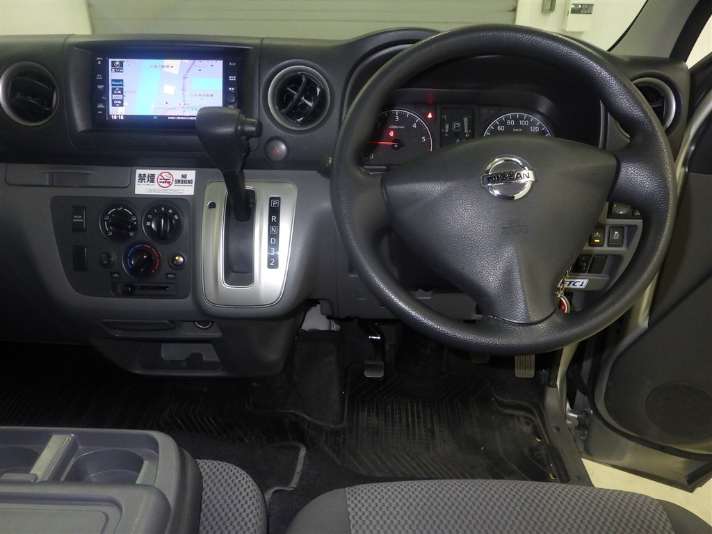 NISSAN NV350 CARAVAN