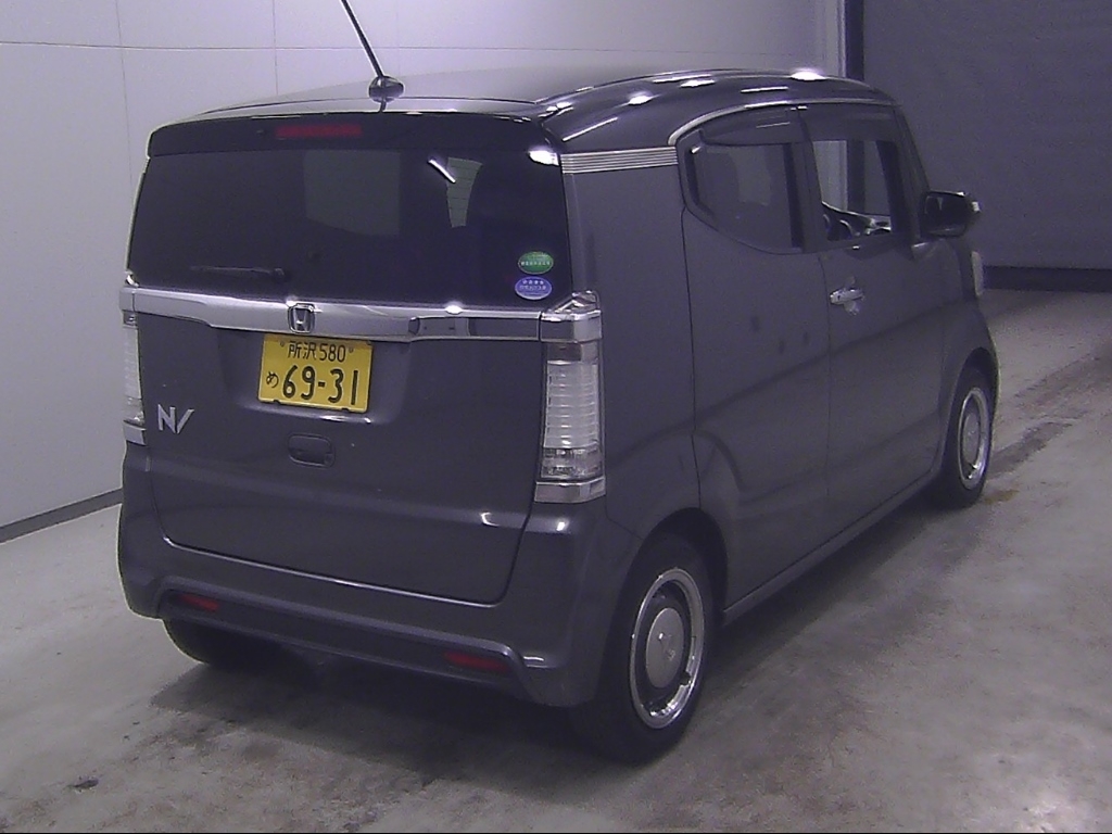 HONDA N-BOX SLASH